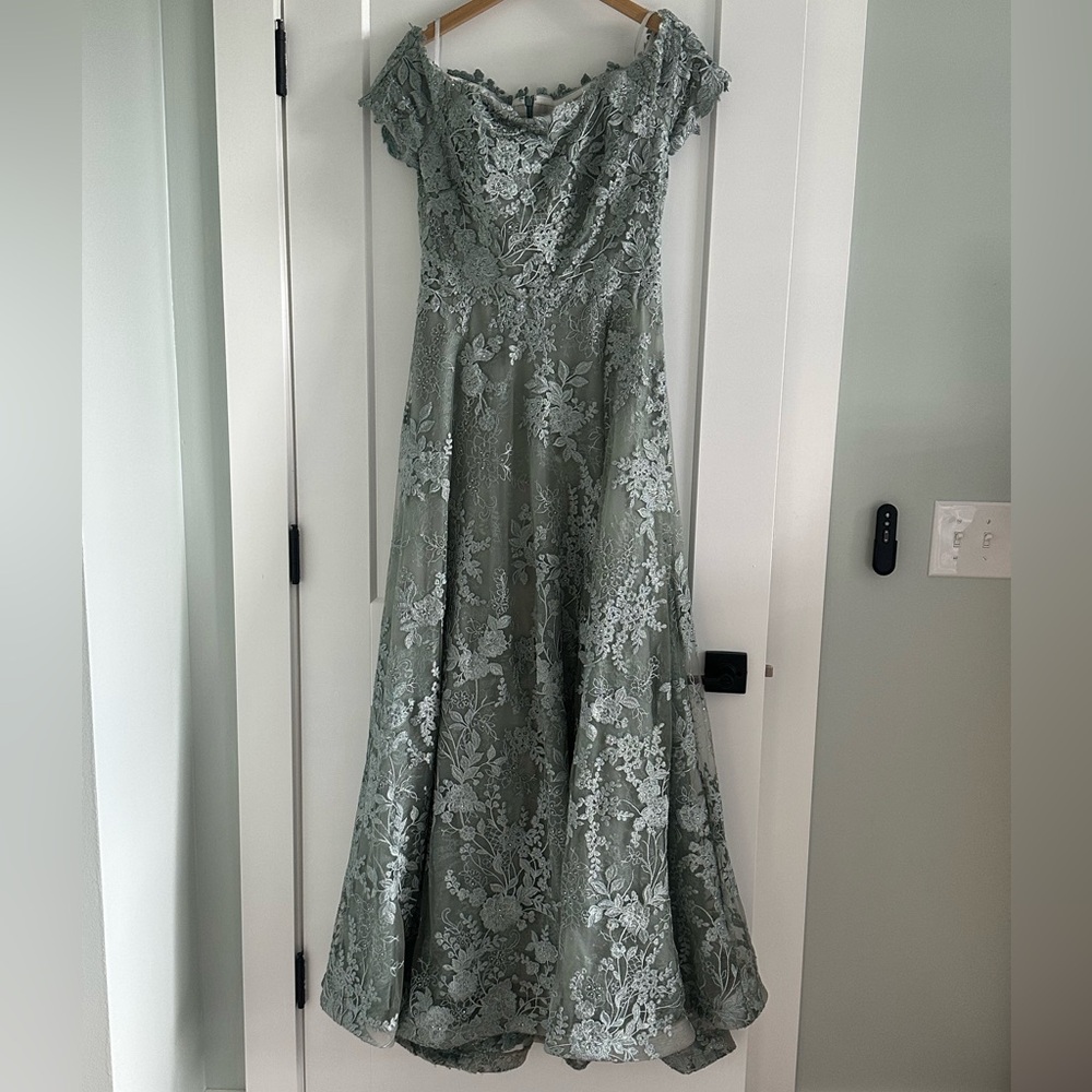 LARA 29122 Silver Sage Off-Shoulder Women’s Lace Embroidered Formal Dress Sz 10 - Picture 5 of 10